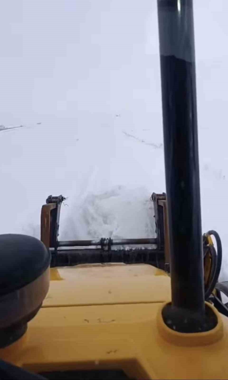 Çermik’te Kırsal Mahalle Yolları Ulaşıma Açılmaya Başlandı