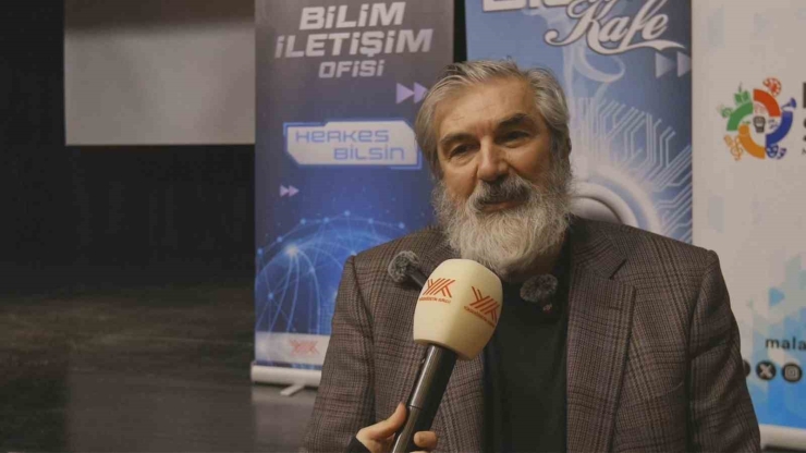 İnönü Üniversitesi’nden Üç Kuşağı Bir Araya Getiren Bilim Kafe Etkinliği