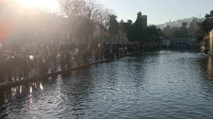 Güneşi Gören Soluğu Balıklıgöl’de Aldı