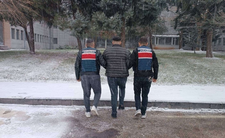 Kesinleşmiş 10’ar Yıl Cezayla Aranan 2 Şahıs Yakalandı