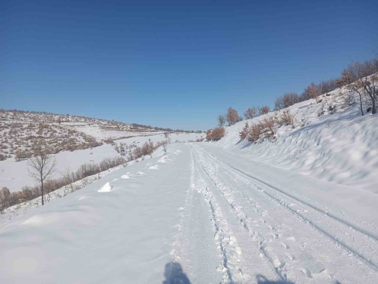 Diyarbakır’da Kapalı Yolların Açılması İçin Çalışmalar Sürüyor