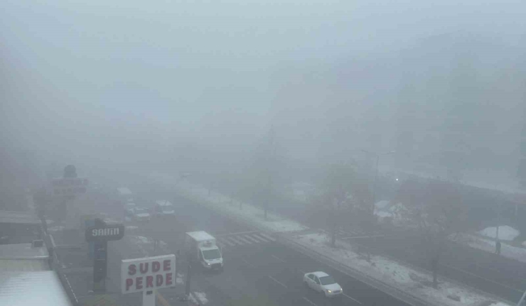 Diyarbakır Sis Denizinde Kayboldu, Uçak Seferleri İptal Edildi