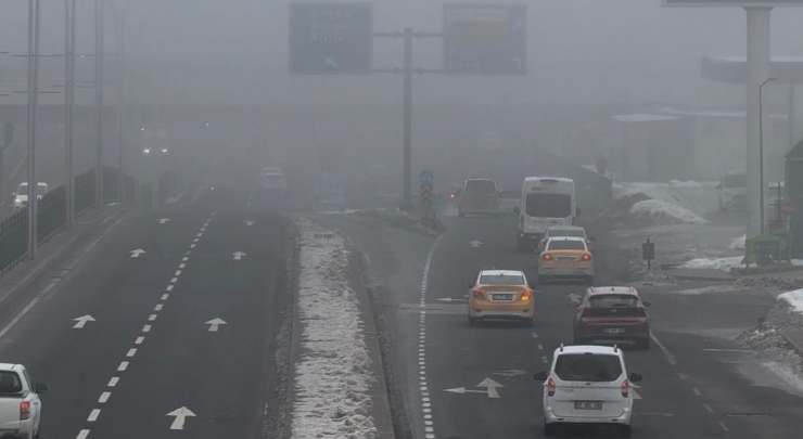 Diyarbakır’da Sis Etkisini Sürdürüyor