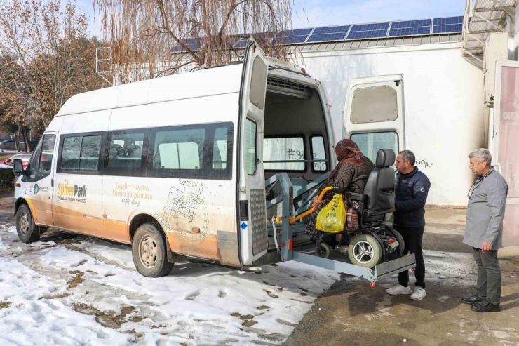 Tekerlekli Sandalye Tamir Atölyesinde 600 Engelliye Ücretsiz Hizmet