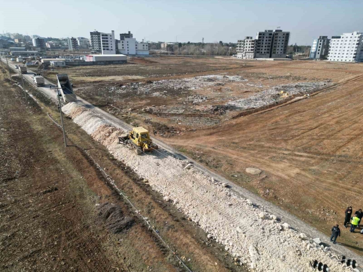 Harran Ovası’nda Yol Çilesi Tarihe Karışıyor