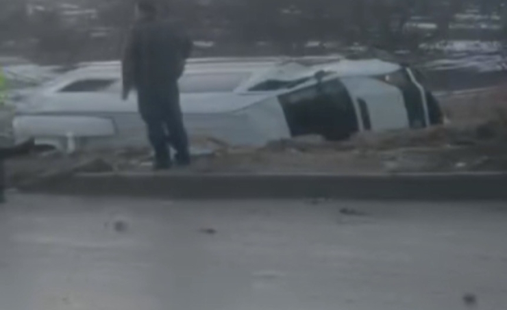 Kontrolden Çıkan İşçi Servisi Şarampole Devrildi: 10 Yaralı