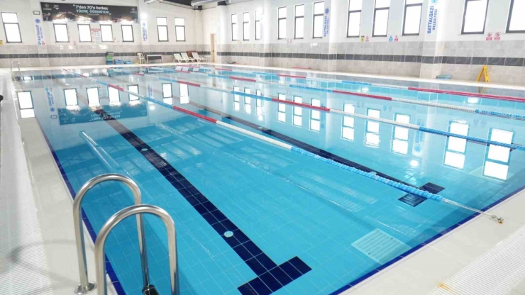 Göztepe Hatice Akbaş Yarı Olimpik Yüzme Havuzu’nda Yeni Dönem Eğitimleri