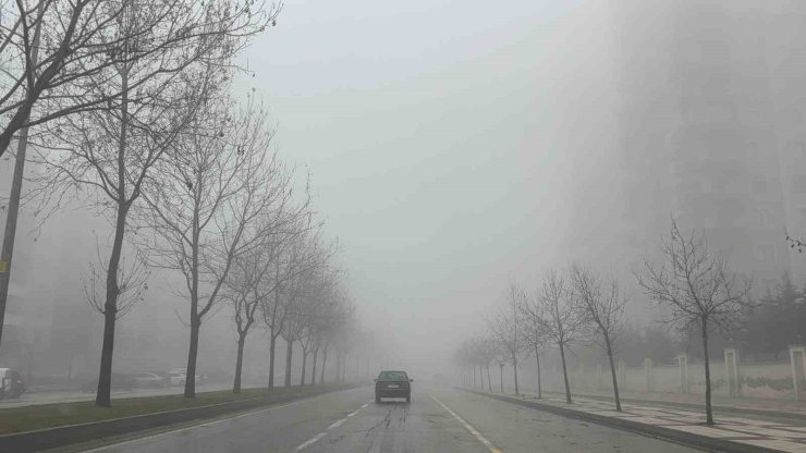 Gaziantep’te 2 Gündür Yoğun Sis Etkili Oluyor