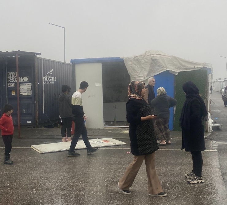 Konteyner Kentte Çıkan Yangın Korkuttu