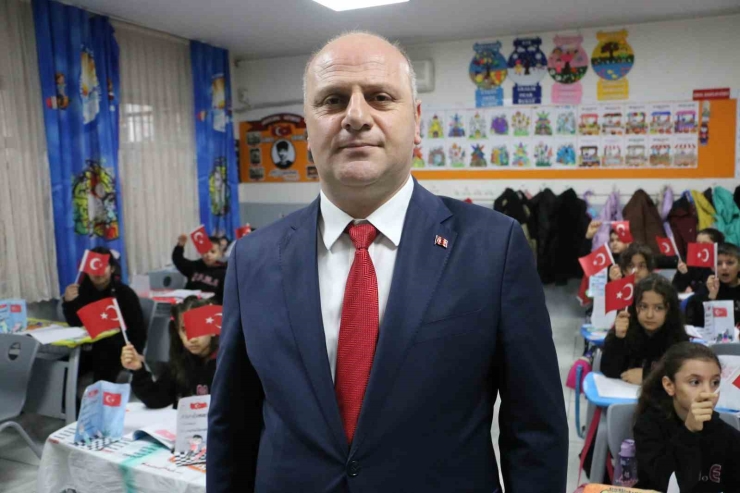 Okullarda İkinci Dönem ’bayrak’ Temasıyla Başladı