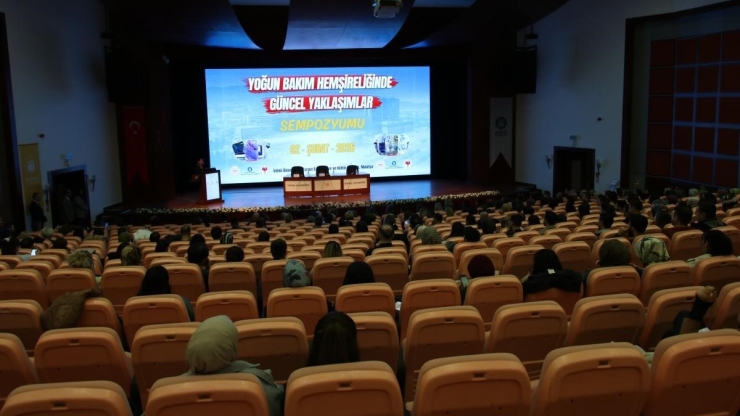 "yoğun Bakım Hemşireliğinde Güncel Yaklaşımlar" Sempozyumu Düzenlendi