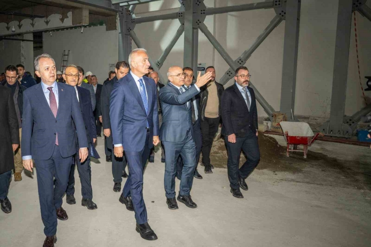 Bakan Ersoy’dan Başkan Er’e Ziyaret