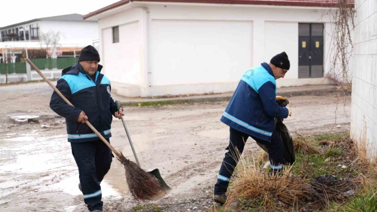 Battalgazi’de Kanalboyu Ve Orduzu’da Temizlik Çalışması