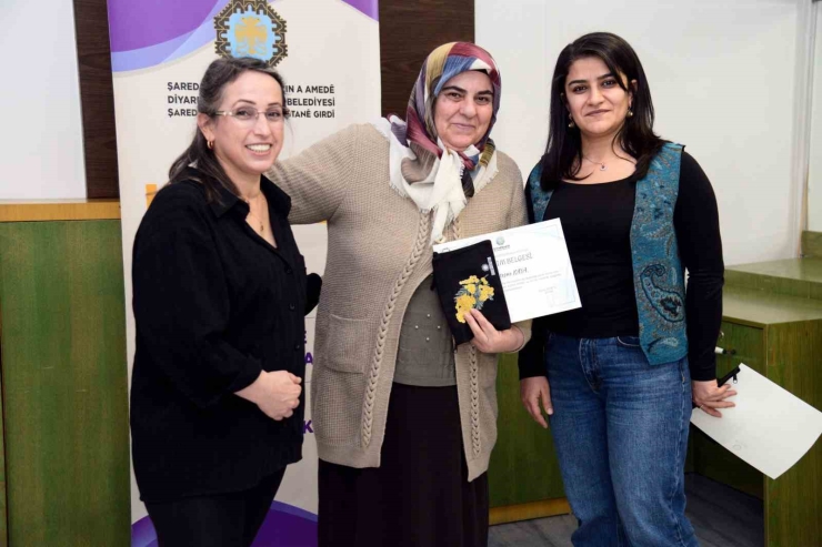 Kadınlar Teknik Eğitimle Meslek Sahibi Oluyor