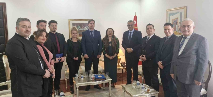Türkiye-tunus Hattında Sağlık Ve Yatırım İş Birliği Güçleniyor