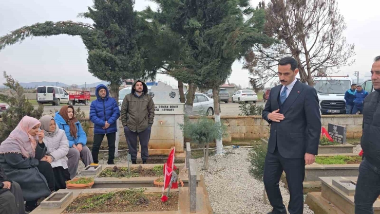 Gaziantep Protokolünden İslahiye’de Deprem Şehitliğine Ziyaret