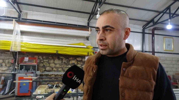 Depremin Ayırdığı Cömert Ailesi Hayata Tutunmaya Çalışıyor