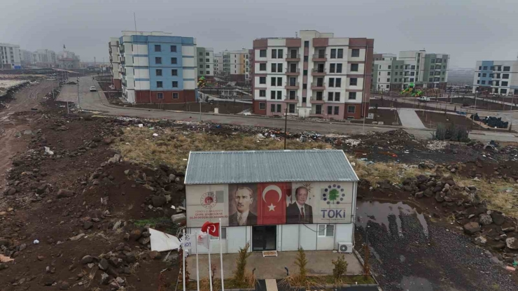 Depremzedenin Evine Misafir Olan Vatandaş: "yurt Dışında Bu Kadar Konutun Bu Kadar Kısa Sürede Yapılmasına İnanılmıyor’’