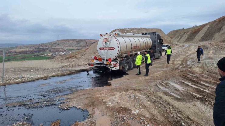 Adıyaman’da Tır İle Minibüs Çarpıştı: 7 Yaralı