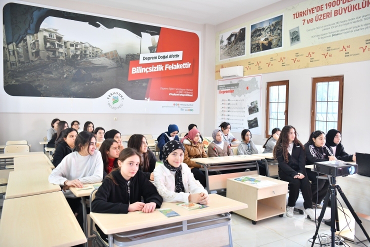 Yeşilyurt Belediyesi Afetlere Hazırlık Eğitimlerini Kararlıkla Sürdürüyor