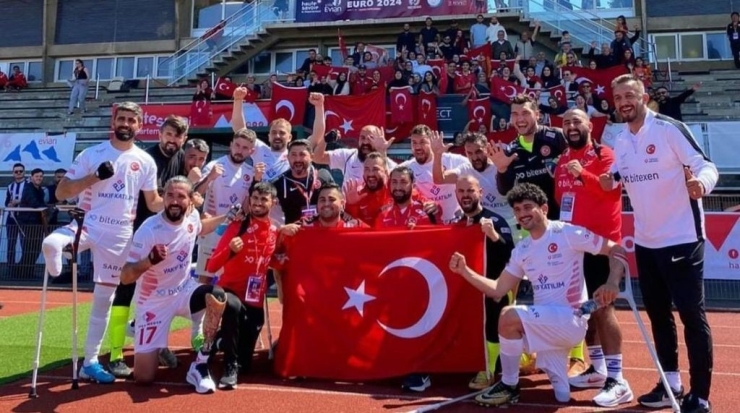 Engellerini Ampute Futbolla Aşıyorlar