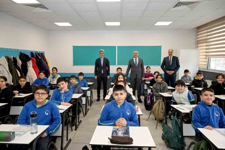 Başkan Er, İnönü Ortaokulu’na Konuk Oldu