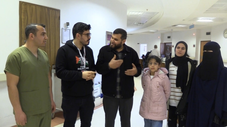 Şanlıurfa’da Yatağa Bağlı Kardeşler Tedavi Sonrası Yürümeye Başladı