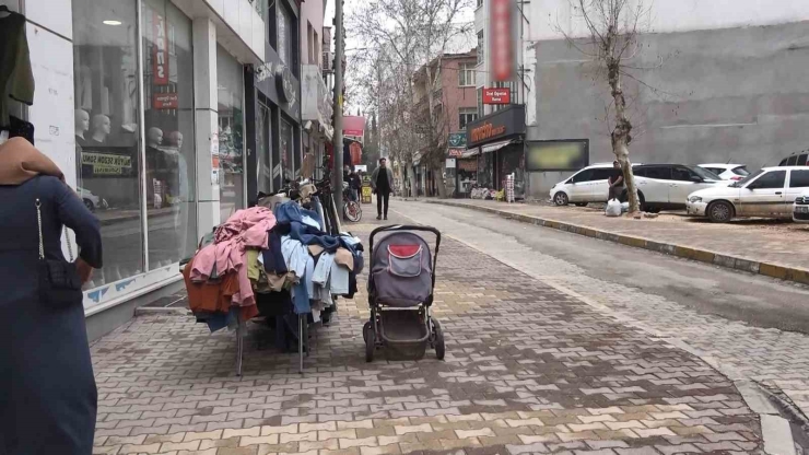 Kaldırım İşgalleri Vatandaşlara Pes Dedirtiyor