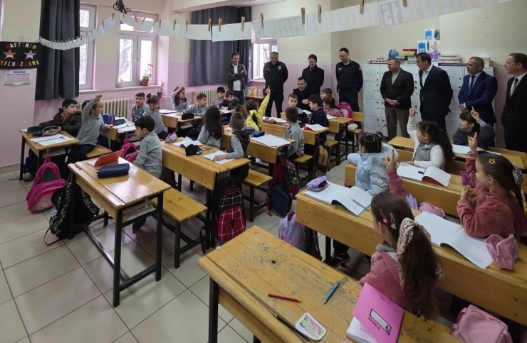 Kaymakam Algın’dan Gölkent Okullarına Ziyaret