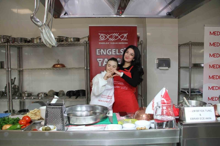 Özel Öğrenciler "birlikte Pişirdik, Birlikte Başardık" Etikliğinde Buluştu