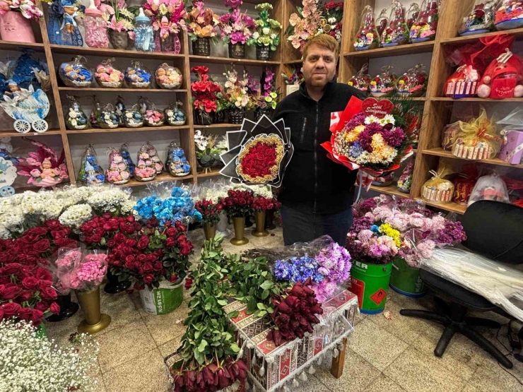Gaziantep’teki Çiçekçilerde 14 Şubat Yoğunluğu