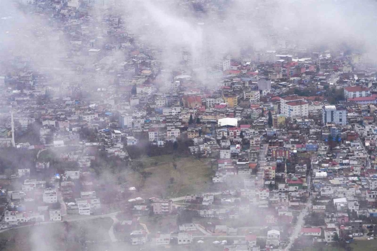 Makam Dağı’ndan Sis Altında Kalan Ergani Görüntülendi