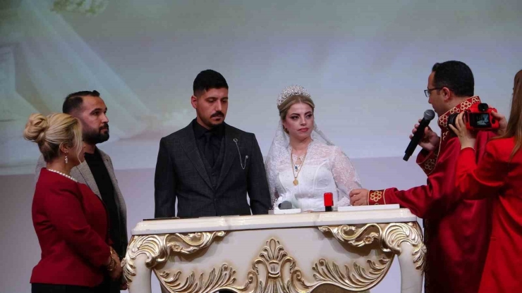 Gaziantep’te 14 Şubat’ta 62 Çift Evliliğe "evet" Dedi
