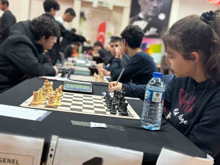 Satrançta Gaziantep’in Hamle Şampiyonu Gkv Özel Liseleri