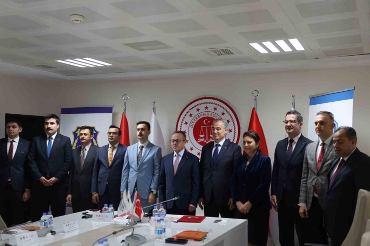 Diyarbakır Cumhuriyet Başsavcılığı İle İl Sağlık Müdürlüğü Arasında İşbirliği Protokolü İmzalandı