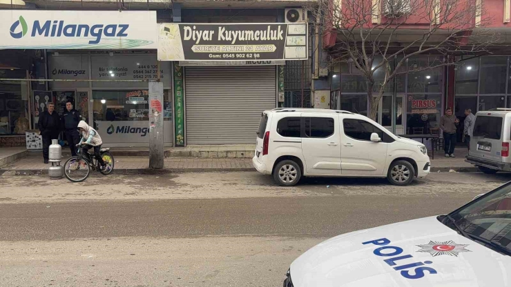 Gaziantep’te Silahlı, Maskeli Ve Biber Gazlı Kuyumcu Soygunu: 1 Kilo Altın Çalan 2 Soyguncu Yakalandı