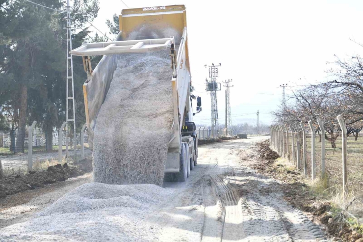Yeşilyurt Belediyesi, Görgü Mahallesi’nde Yol Çalışmalarını Hızlandırdı