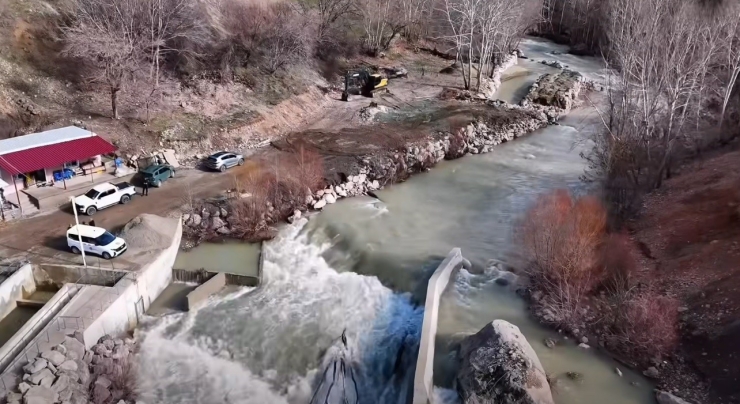 Başkan Hallaç, Haydaran Su Alma Yapısında İncelemelerde Bulundu