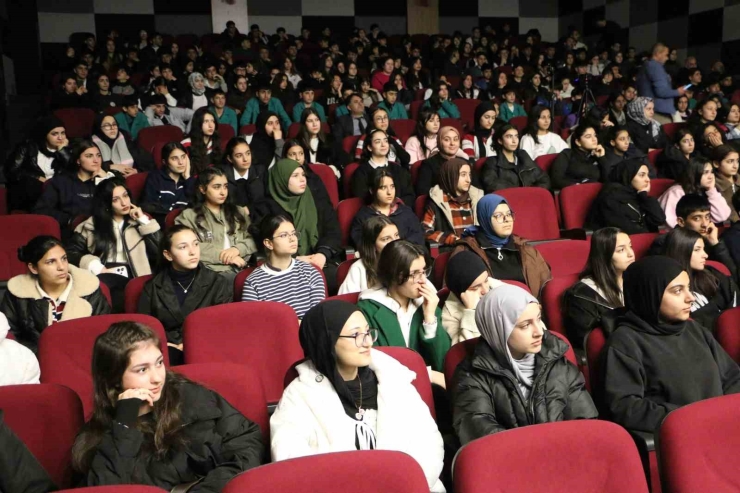 Diyarbakır’da Mesleki Ve Teknik Eğitimde Girişimcilik Semineri