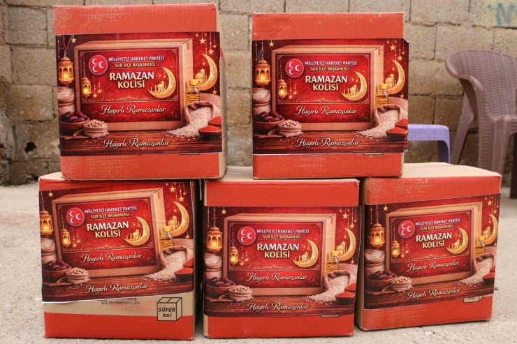 Diyarbakır’da Devlet Bahçeli Adına ’ramazan Kolisi’ Dağıtıldı