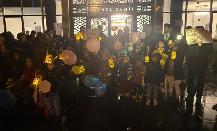 Kahta’da Çocuk Fener Alayı Yürüyüşü Coşkuyla Gerçekleşti