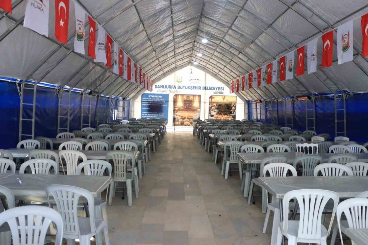 Şanlıurfa’da Binlerce Kişi İftarda Buluşuyor