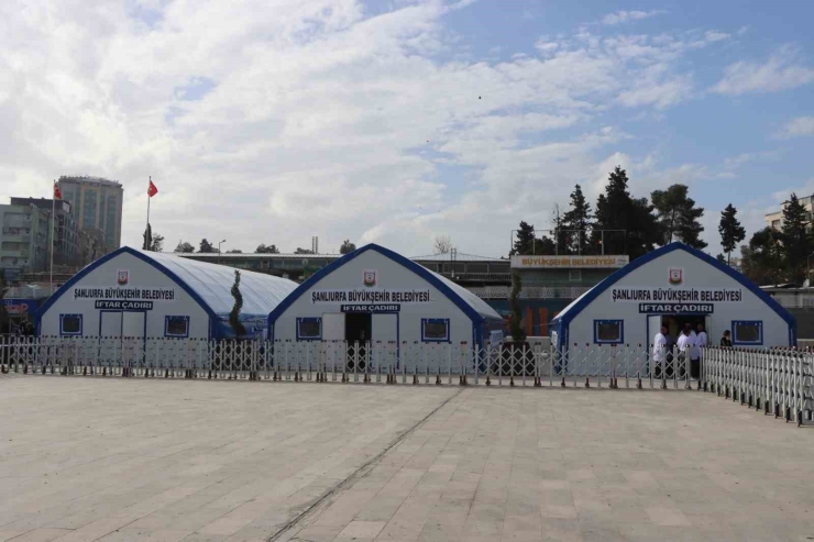 Şanlıurfa’da Binlerce Kişi İftarda Buluşuyor