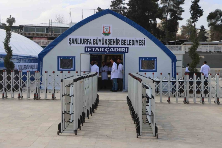Şanlıurfa’da Binlerce Kişi İftarda Buluşuyor