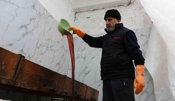 Gaziantep’te Meyan Şerbeti İftar Sofralarındaki Yerini Aldı