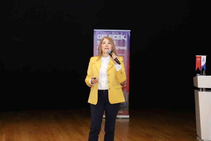 ‘üniversite Yolunda Sınav Stratejileri’ Etkinliği Yapıldı