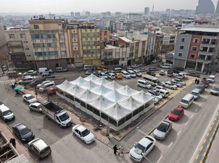 Şehitkamil’de Binlerce Kişi İlk İftarını Aynı Sofrada Açtı