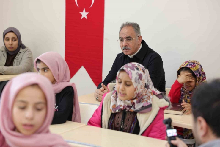 Eyyübiye’de Kur’an-ı Kerim Okumaya Başlayan Çocuklar Büyük Sevinç Yaşadı