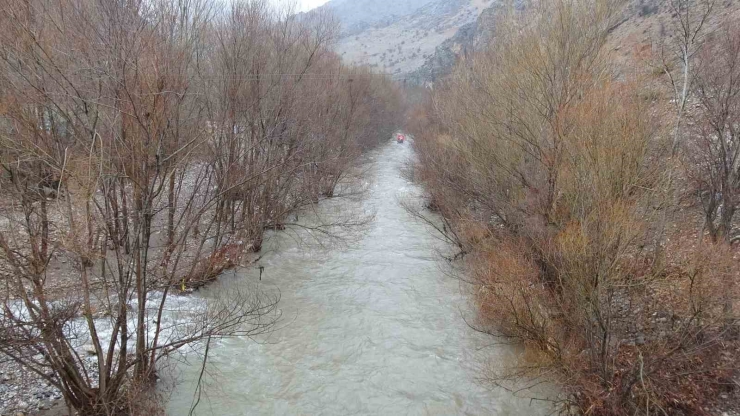 Malatya’da Sağanak Ve Kar Yağışı Dereleri Taşırdı
