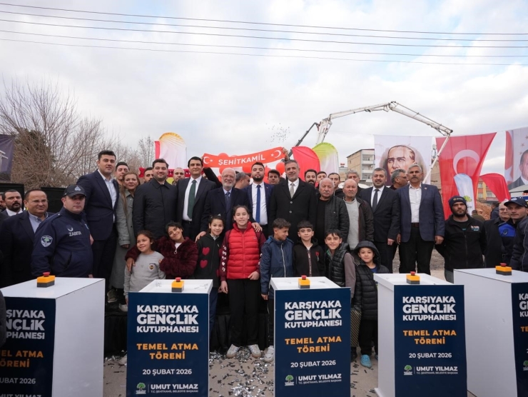 Karşıyaka Gençlik Kütüphanesi’nin Temeli Atıldı